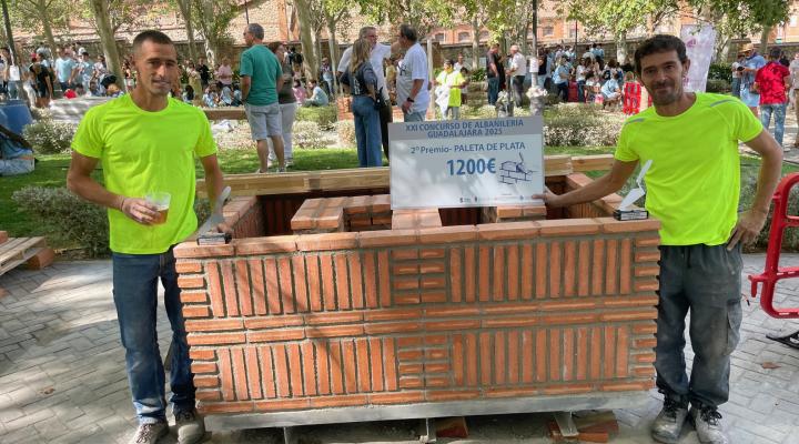 Pablo Conchuela y Alfonso de las Heras, ganadores de la paleta de oro del XXI concurso de alba�iler�a