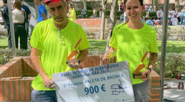 Pablo Conchuela y Alfonso de las Heras, ganadores de la paleta de oro del XXI concurso de alba�iler�a