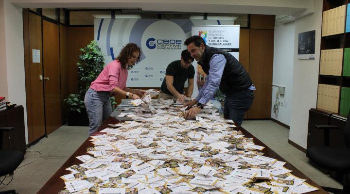La campa�a Saborear Guadalajara, celebra su �ltimo sorteo de 2025 con 100 cheques de 60 euros para sus clientes