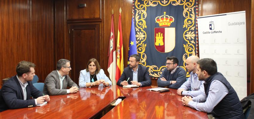 AJE Guadalajara mantiene una reuni�n con el delegado de la Junta de Comunidades en Guadalajara