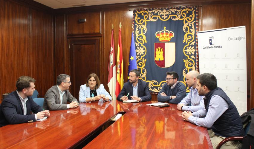 AJE Guadalajara mantiene una reuni�n con el delegado de la Junta de Comunidades en Guadalajara