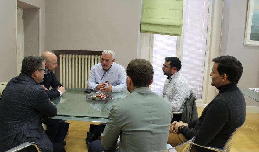 La Junta Directiva de AJE Guadalajara mantiene una reuni�n con el presidente de la Diputaci�n