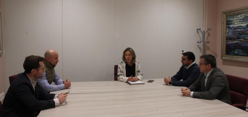 La Junta Directiva de AJE Guadalajara mantiene una reuni�n con la alcaldesa de Guadalajara