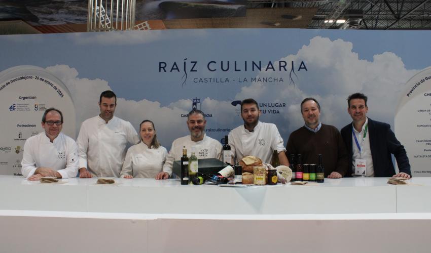 La Federaci�n provincial de Turismo y Hosteler�a de Guadalajara  muestra la gastronom�a y el potencial tur�stico de la provincia en el d�a de Guadalajara en el stand de Castilla-La Mancha en FITUR