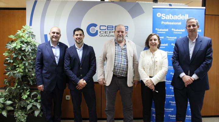 La Asociaci�n de Instaladores El�ctricos y Telecomunicaciones de CEOE-CEPYME Guadalajara y Banco Sabadell renuevan su convenio de colaboraci�n