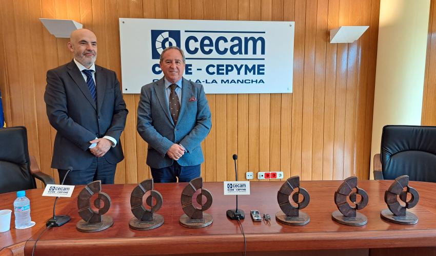 Los hermanos Enrique y Eduardo P�rez, del Restaurante El Doncel, premio CECAM 2025 por la provincia de Guadalajara