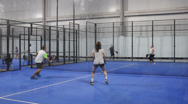 �xito de participaci�n en el torneo de p�del solidario de Witzenmann y CEOE-CEPYME Guadalajara a beneficio de APANAG con 108 deportistas