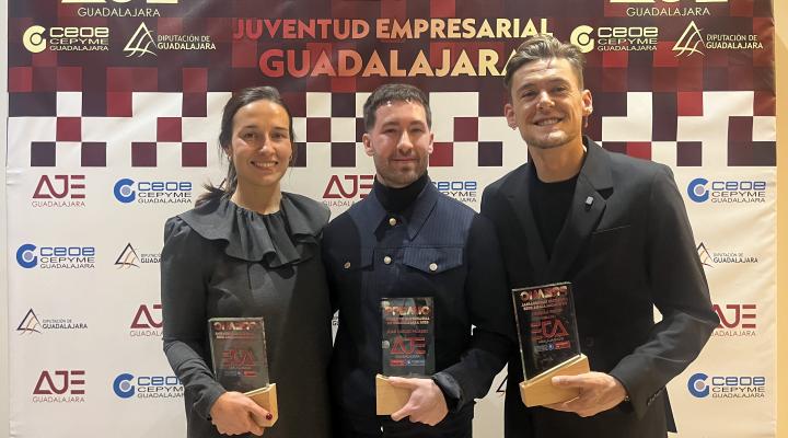 Juan Carlos Pajares, recoge el Premio Juventud Empresarial 2025 en los premios AJE Guadalajara 