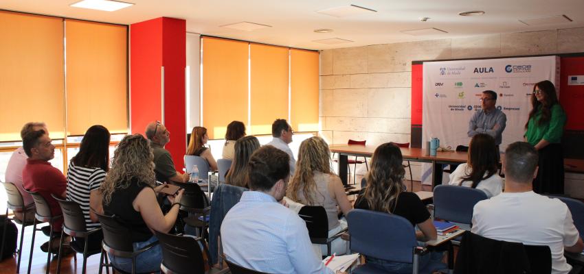AULA celebra su segundo curso intensivo de oratoria para fortalecer la comunicaci�n empresarial de sus trabajadores
