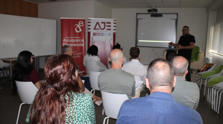 AJE Guadalajara re�ne a empresarios y emprendedores para acercar la inteligencia artificial al tejido empresarial de la provincia  