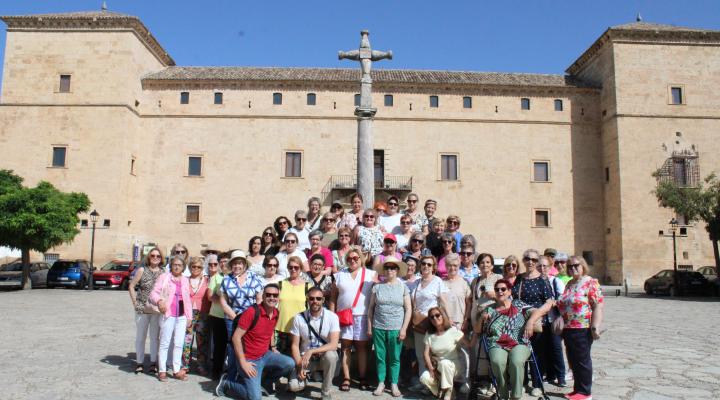 El segundo viaje de Conoce tu Provincia, impulsado por la Diputaci�n y la Federaci�n provincial de Turismo y Hosteler�a de Guadalajara muestra a la Federaci�n de mujeres la Villa Ducal de Pastrana