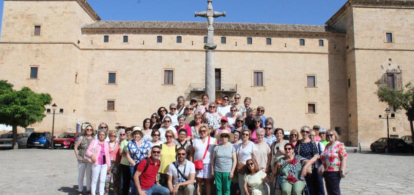 El segundo viaje de Conoce tu Provincia, impulsado por la Diputaci�n y la Federaci�n provincial de Turismo y Hosteler�a de Guadalajara muestra a la Federaci�n de mujeres la Villa Ducal de Pastrana