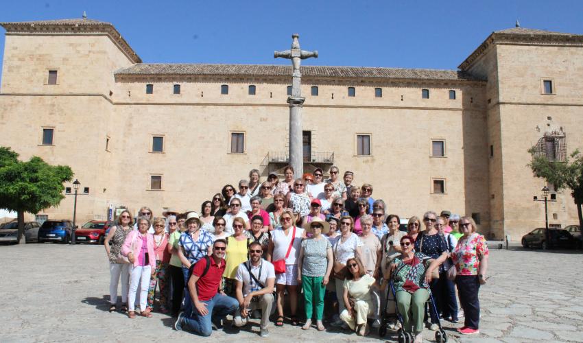 El segundo viaje de Conoce tu Provincia, impulsado por la Diputaci�n y la Federaci�n provincial de Turismo y Hosteler�a de Guadalajara muestra a la Federaci�n de mujeres la Villa Ducal de Pastrana