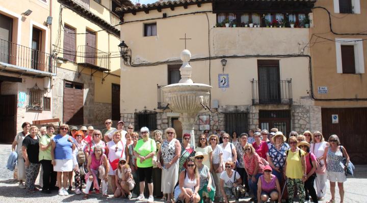 El segundo viaje de Conoce tu Provincia, impulsado por la Diputaci�n y la Federaci�n provincial de Turismo y Hosteler�a de Guadalajara muestra a la Federaci�n de mujeres la Villa Ducal de Pastrana