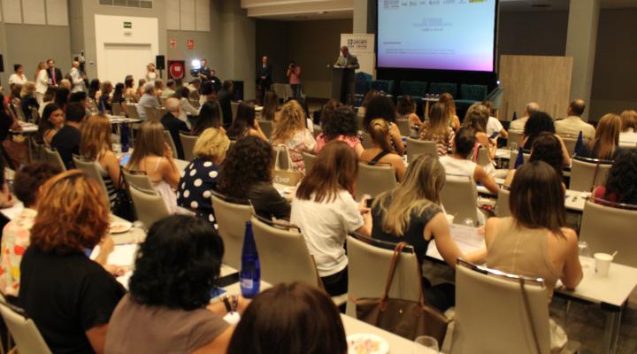 Un centenar de empresarias de la regi�n participan en el IV foro mujeres empresarias de Castilla-La Mancha, organizado por CECAM