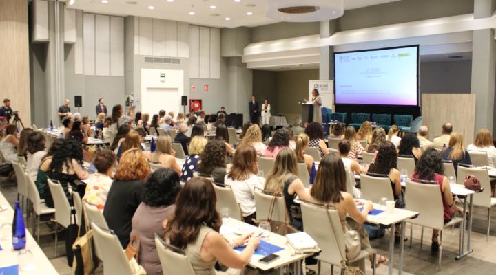 Un centenar de empresarias de la regi�n participan en el IV foro mujeres empresarias de Castilla-La Mancha, organizado por CECAM