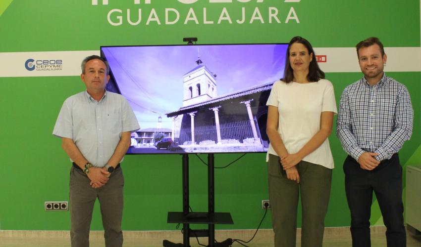 La alcaldesa de Humanes destaca la calidad de vida, el dinamismo empresarial y las oportunidades de crecimiento del municipio durante su visita a la oficina Impulsa Guadalajara