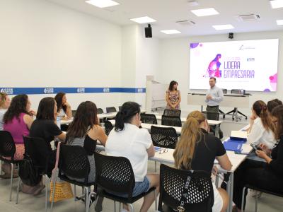 El programa Lidera Empresaria aborda las claves para realizar presentaciones eficaces y mejorar las habilidades de comunicaci�n