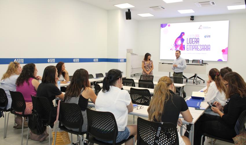 El programa Lidera Empresaria aborda las claves para realizar presentaciones eficaces y mejorar las habilidades de comunicaci�n