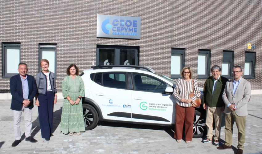 CEOE-CEPYME Guadalajara y su asociaci�n provincial de Talleres donan un veh�culo a la Asociaci�n Espa�ola Contra el C�ncer en Guadalajara