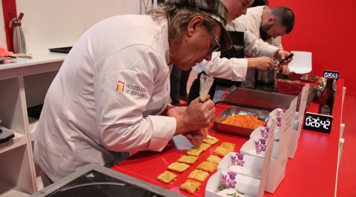 Alberto Merchante ha sido el encargado de representar a la Federaci�n provincial de Turismo y Hosteler�a de Guadalajara en el campeonato de tapas de Hosteler�a de Espa�a