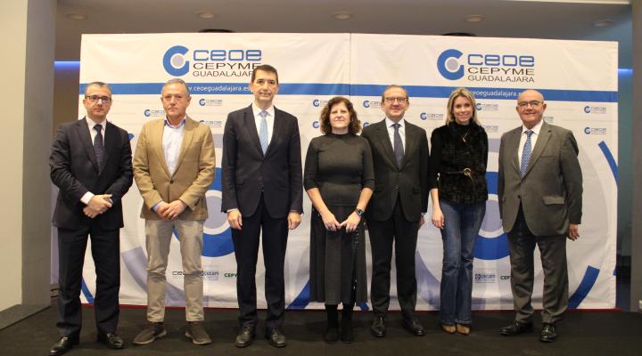 Rafael Dom�nech habla de crecimiento moderado y relativa estabilidad en un desayuno empresarial organizado por CEOE-CEPYME Guadalajara ante m�s de un centenar de empresarios