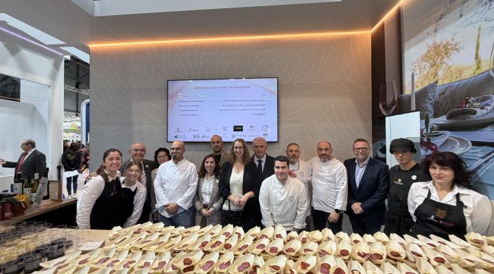 La Federaci�n provincial de Turismo y Hosteler�a de Guadalajara  muestra la gastronom�a y el potencial tur�stico de la provincia en el d�a de Guadalajara en el stand de Castilla-La Mancha en FITUR