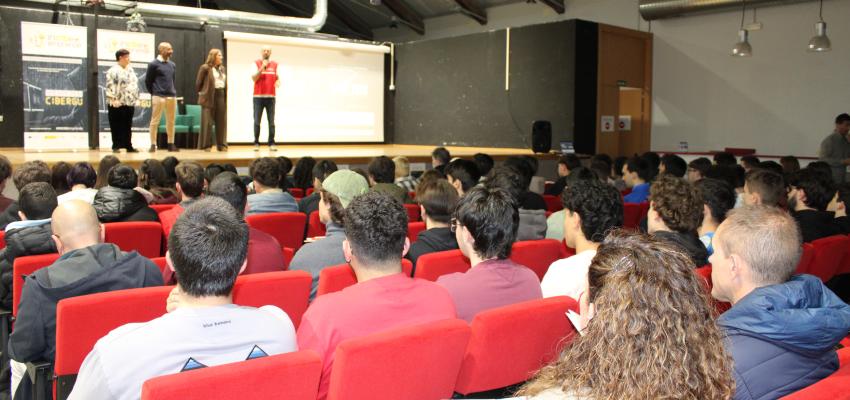 Guadalajara vibra con el cierre triunfal del CIBERGU 2026 organizado por INCIBE de la mano de CEEI Guadalajara: Un broche de oro que consagra a Miguel �ngel Colorado Mar�n y al equipo SAIE como los vencedores del Hackathon en su tercera edici�n