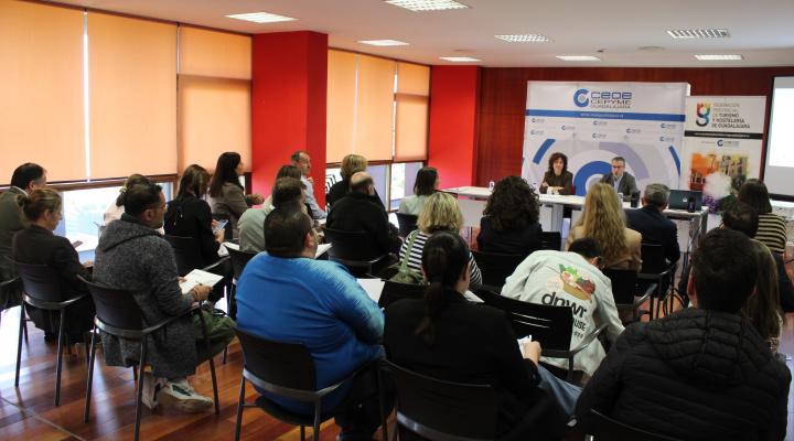Empresarios del sector de la hosteler�a se informan de la gesti�n de la PRL en su sector 
