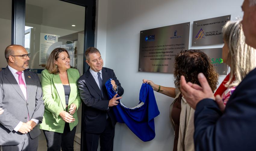 El presidente de Castilla-La Mancha inaugura las nuevas instalaciones de CEOE-CEPYME Guadalajara 