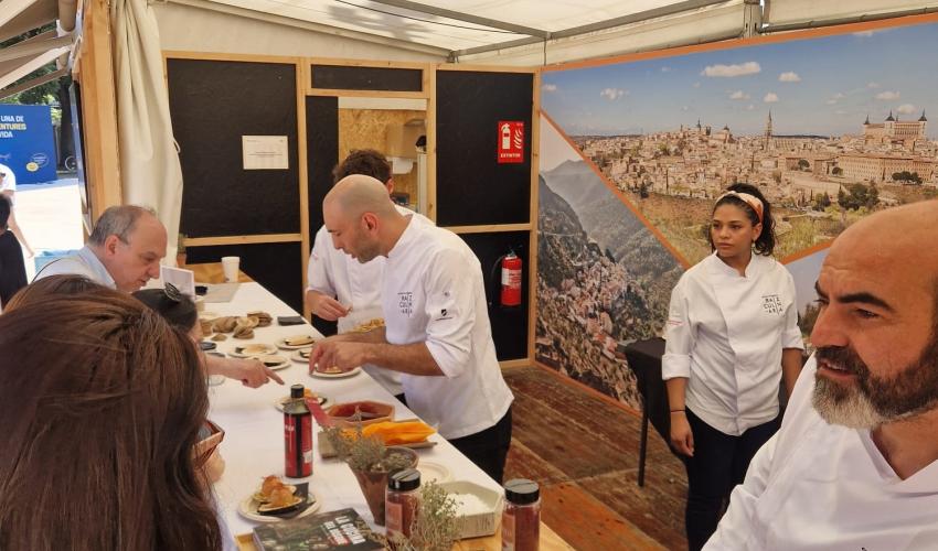 Javier Hern�ndez, del Restaurante Las Horneras de Cobeta, particip� en la edici�n de Tast a La Rambla 2026 en Barcelona