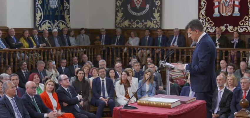 Javier Arriola, secretario general de CEOE-CEPYME Guadalajara asiste a la toma de posesi�n de Carmelo Garc�a como nuevo rector de la UAH