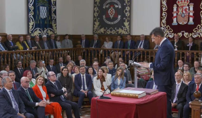 Javier Arriola, secretario general de CEOE-CEPYME Guadalajara asiste a la toma de posesi�n de Carmelo Garc�a como nuevo rector de la UAH