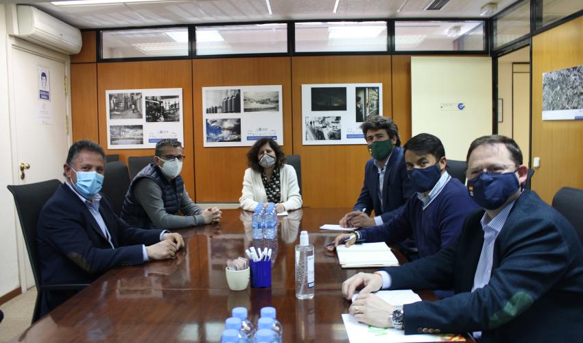 CEOE-CEPYME Guadalajara y el grupo VOX, se re�nen para ver las l�neas de trabajo para la recuperaci�n econ�mica de la provincia