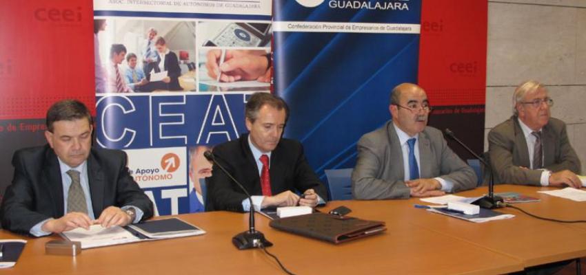 M�s de medio centenar de aut�nomos se informan sobre las �ltimas novedades legislativas