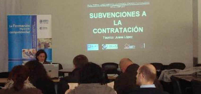 Una decena de empresarios de Villanueva se informan de las ayudas existentes para las PYMES