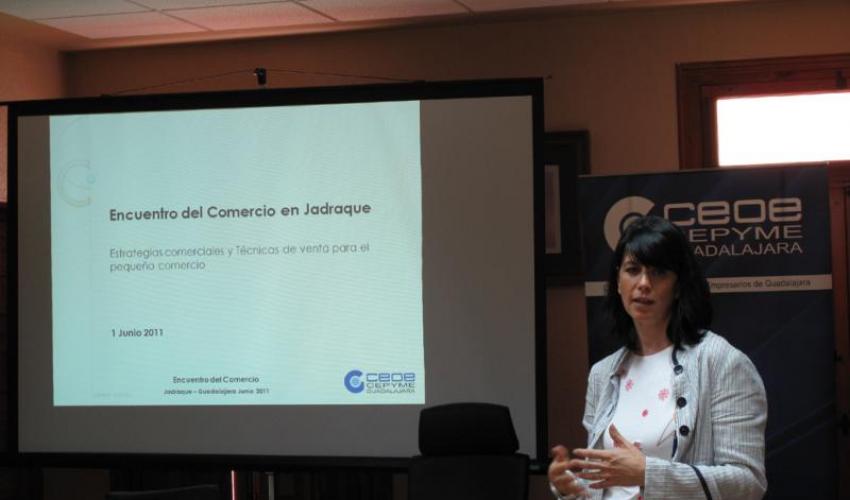 Los empresarios del comercio de Jadraque aprenden las �ltimas t�cnicas de venta