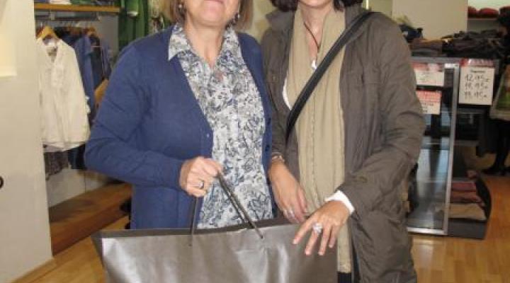 Olga Hern�ndez se gasta los 6.000 euros del doble de navidad en 17 establecimientos