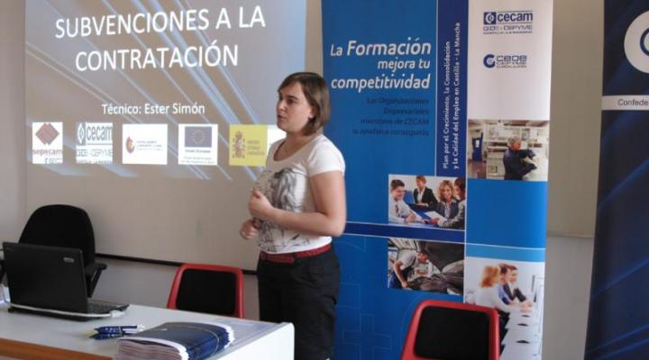Los empresarios de Cifuentes se informan de autoempleo y contrataci�n indefinida