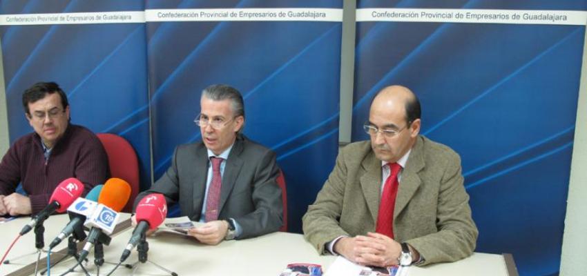 Los talleres habilitados legalmente muestran los derechos de los consumidores frente a otros establecimientos