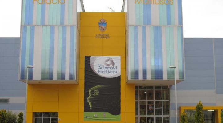 Gran oferta de veh�culos en el I sal�n del autom�vil de Guadalajara