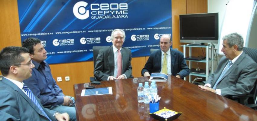 El presidente de CEOE-CEPYME Guadalajara se re�ne con el alcalde de Sig�enza
