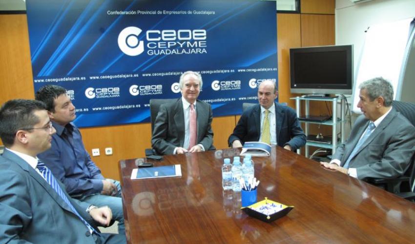 El presidente de CEOE-CEPYME Guadalajara se re�ne con el alcalde de Sig�enza