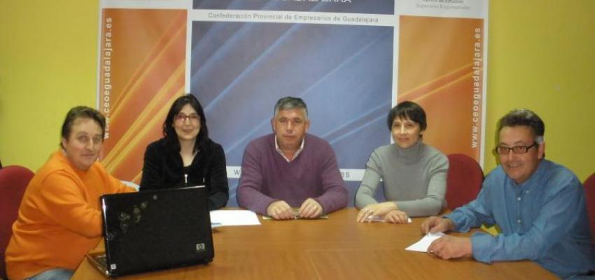 Alberto de Mingo renueva su cargo de presidente de la Asociaci�n de Empresarios de Muralla XIV y Arrabales de Sig�enza