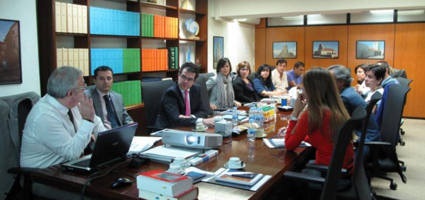 El an�lisis y el debate de los permisos retribuidos centran un nuevo desayuno de trabajo con directores de recursos humanos