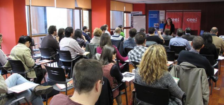 48 empresarios y emprendedores se forman sobre redes sociales