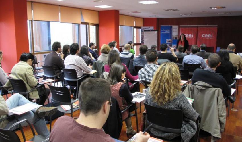 48 empresarios y emprendedores se forman sobre redes sociales