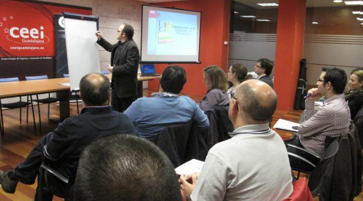 La direcci�n de proyectos, segundo seminario del ciclo Iniciat-e