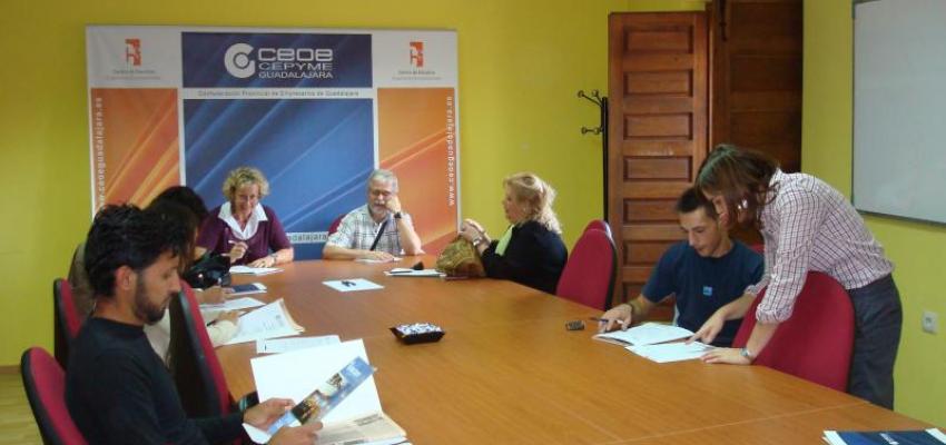 Los t�cnicos del CEEI de Guadalajara en colaboraci�n con CEOE-CEPYME Guadalajara informan de c�mo montar tu propia empresa