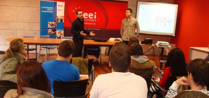 Los alumnos del IES Brianda de Mendoza protagonizan un nuevo taller para j�venes emprendedores